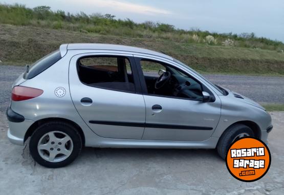 Autos - Peugeot 206 2003 Nafta 250000Km - En Venta