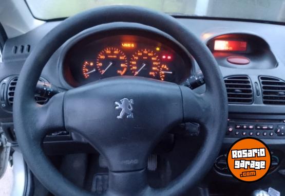 Autos - Peugeot 206 2003 Nafta 250000Km - En Venta