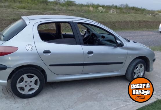 Autos - Peugeot 206 2003 Nafta 250000Km - En Venta