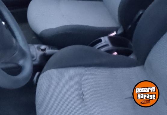 Autos - Peugeot 206 2003 Nafta 250000Km - En Venta