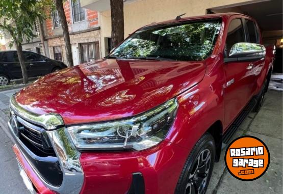 Camionetas - Toyota Hilux Srx 4x4 2021 Nafta 30000Km - En Venta