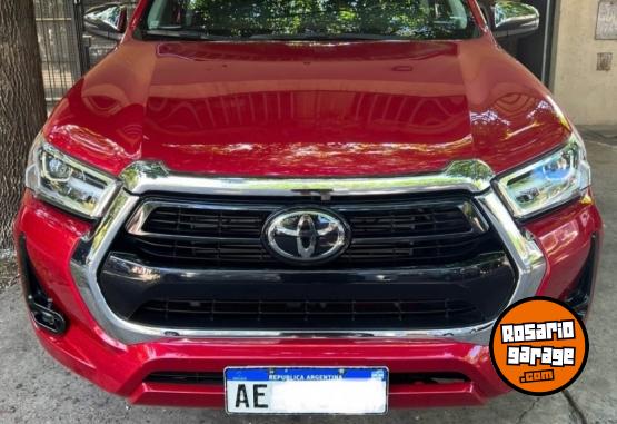 Camionetas - Toyota Hilux Srx 4x4 2021 Nafta 30000Km - En Venta