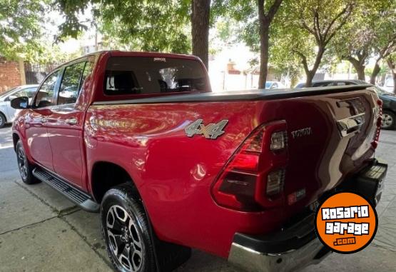 Camionetas - Toyota Hilux Srx 4x4 2021 Nafta 30000Km - En Venta