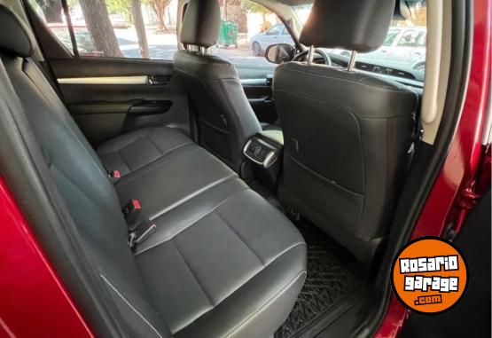 Camionetas - Toyota Hilux Srx 4x4 2021 Nafta 30000Km - En Venta