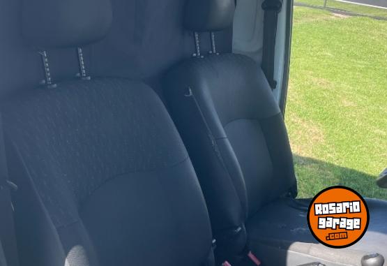 Utilitarios - Renault Kangoo Furg�n 2016 Nafta 196000Km - En Venta