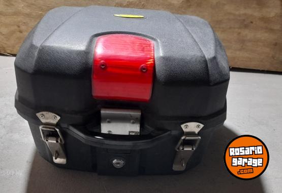 Accesorios para Motos - BAULERA MOTO 33LTS - En Venta