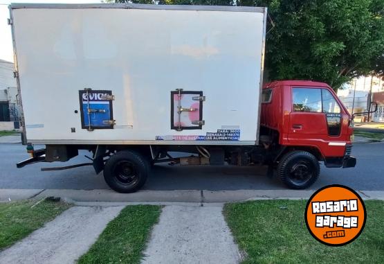 Camiones y Gr�as - Daihatsu Delta - En Venta