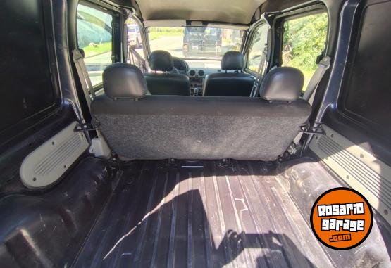 Utilitarios - Renault Kangoo 5as 2 p/lateral 2012 Nafta 200000Km - En Venta