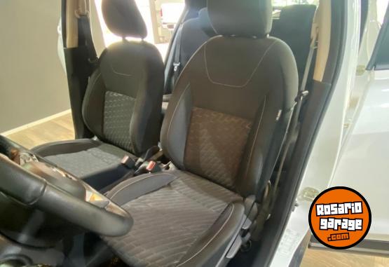 Autos - Nissan Kicks Advance CVT 2021 Nafta 48000Km - En Venta