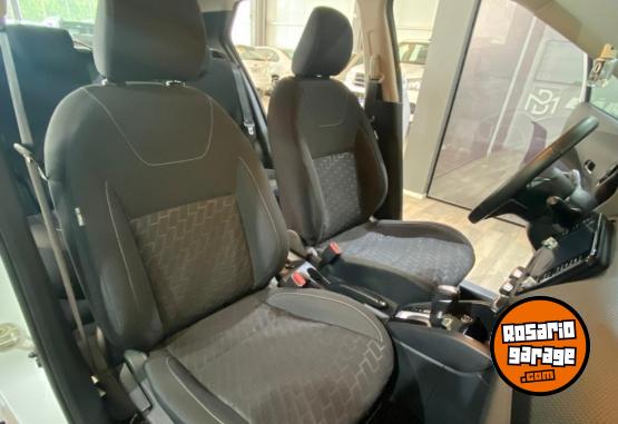 Autos - Nissan Kicks Advance CVT 2021 Nafta 48000Km - En Venta