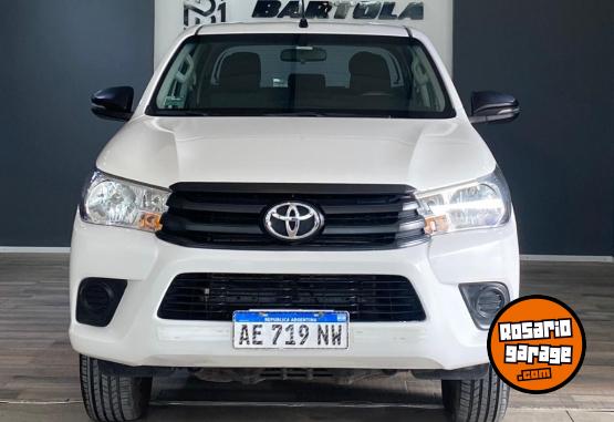 Camionetas - Toyota Hilux DX 4x4 2021 Diesel 102600Km - En Venta