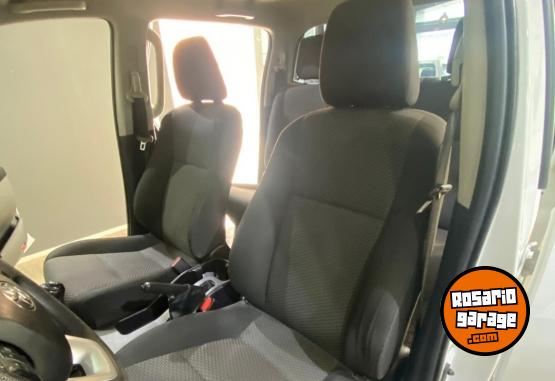Camionetas - Toyota Hilux DX 4x4 2021 Diesel 102600Km - En Venta
