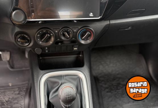 Camionetas - Toyota HILUX SR 4x4 2024 Diesel 3Km - En Venta