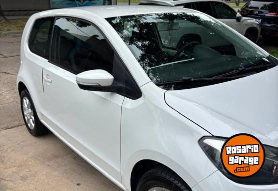 Autos - Volkswagen Up high Line 3P 2016 Nafta 143000Km - En Venta