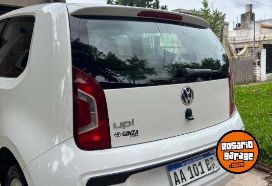 Autos - Volkswagen Up high Line 3P 2016 Nafta 143000Km - En Venta