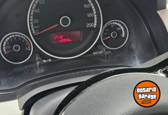 Autos - Volkswagen Up high Line 3P 2016 Nafta 143000Km - En Venta