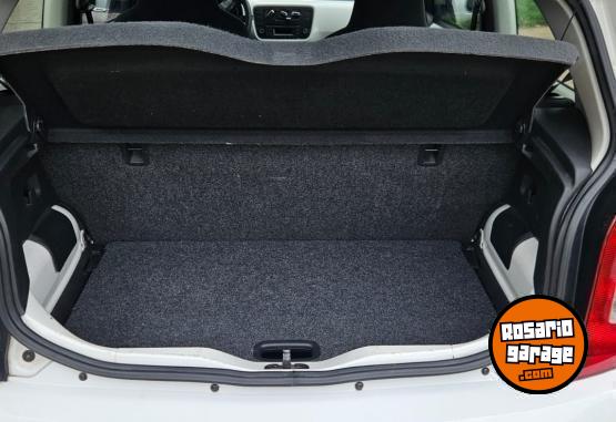 Autos - Volkswagen Up high Line 3P 2016 Nafta 143000Km - En Venta