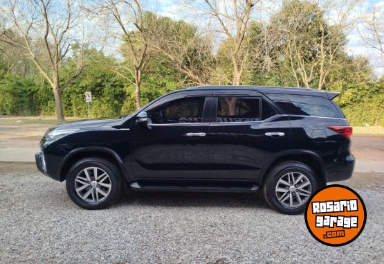 Camionetas - Toyota SW4 SRX A/T 7A 2016 Diesel 223000Km - En Venta