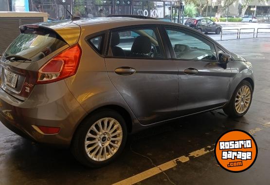 Autos - Ford Fiesta kinetic se plus 2014 Nafta 215000Km - En Venta