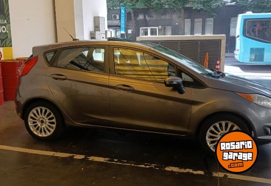 Autos - Ford Fiesta kinetic se plus 2014 Nafta 215000Km - En Venta
