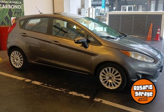 Autos - Ford Fiesta kinetic se plus 2014 Nafta 215000Km - En Venta