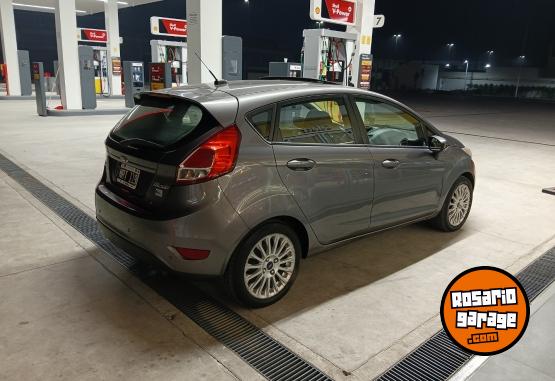 Autos - Ford Fiesta kinetic se plus 2014 Nafta 215000Km - En Venta