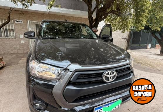Camionetas - Toyota Hilux 2023 Diesel 22300Km - En Venta