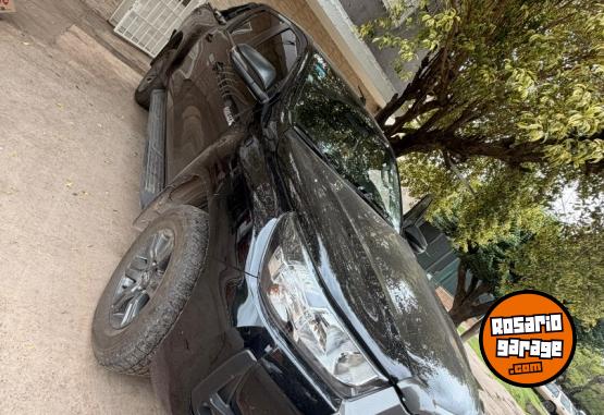 Camionetas - Toyota Hilux 2023 Diesel 22300Km - En Venta