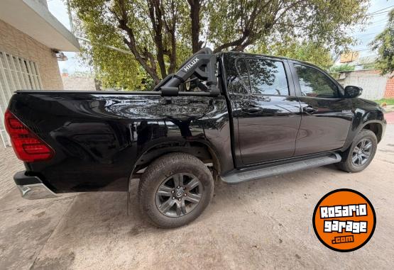 Camionetas - Toyota Hilux 2023 Diesel 22300Km - En Venta