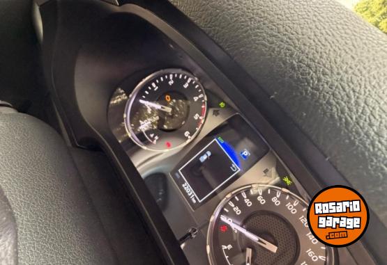 Camionetas - Toyota Hilux 2023 Diesel 22300Km - En Venta