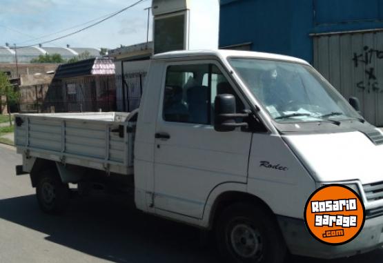 Utilitarios - Renault trafic rodeo 1998 Diesel 351000Km - En Venta