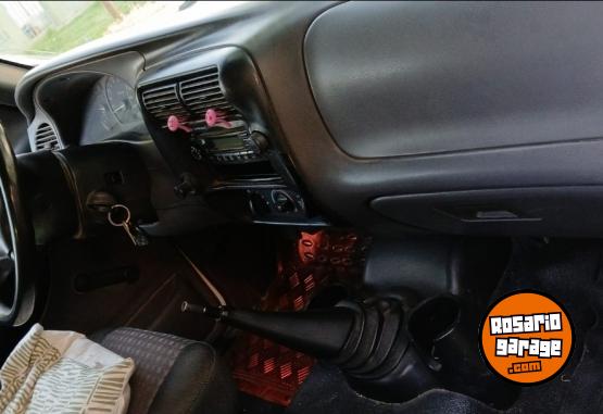 Camionetas - Ford Hilux 2004 Diesel 260000Km - En Venta