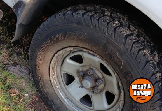 Camionetas - Ford Hilux 2004 Diesel 260000Km - En Venta