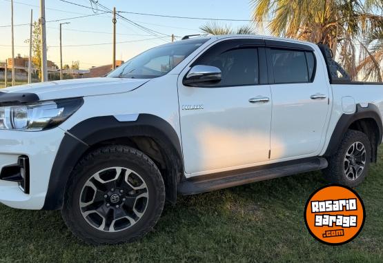 Camionetas - Toyota Hilux srv 2019 Diesel 92500Km - En Venta