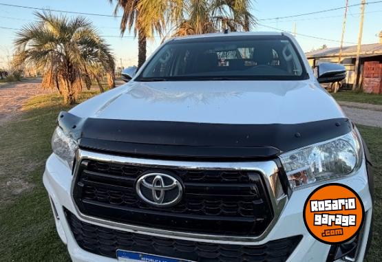 Camionetas - Toyota Hilux srv 2019 Diesel 92500Km - En Venta