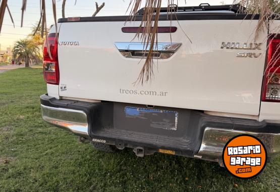 Camionetas - Toyota Hilux srv 2019 Diesel 92500Km - En Venta