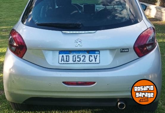 Autos - Peugeot 208 Allure Tiptronic 2018 Nafta 91000Km - En Venta