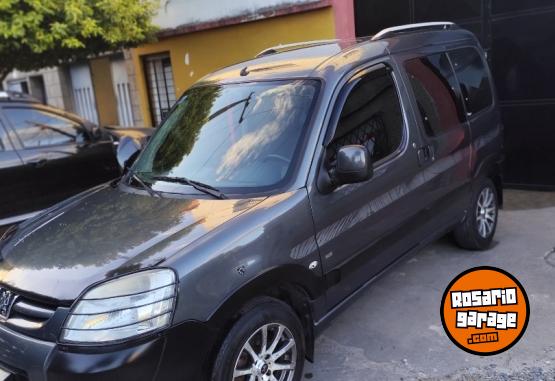 Utilitarios - Peugeot Partner Patagonica 2010 Diesel 2Km - En Venta