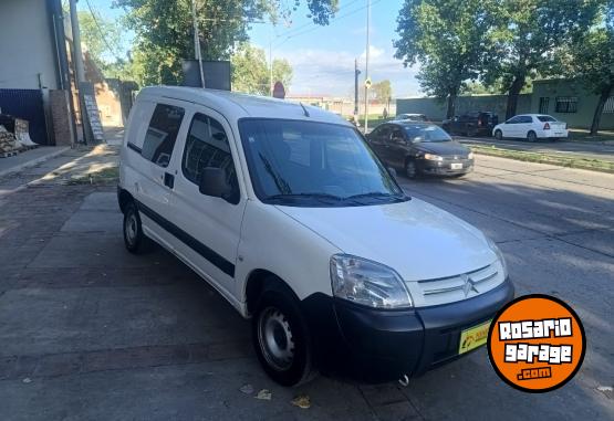 Utilitarios - Peugeot BERLINGO FURGON 2016 Diesel 111111Km - En Venta