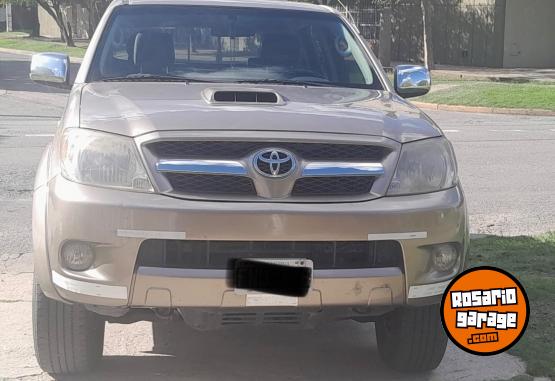 Camionetas - Toyota Hilux SRV 2006 Diesel 335000Km - En Venta