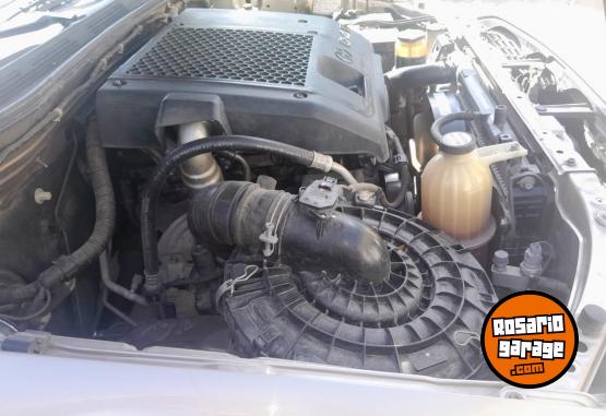 Camionetas - Toyota Hilux SRV 2006 Diesel 335000Km - En Venta