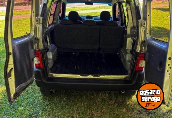 Utilitarios - Peugeot Parnet 2014 Diesel 174000Km - En Venta