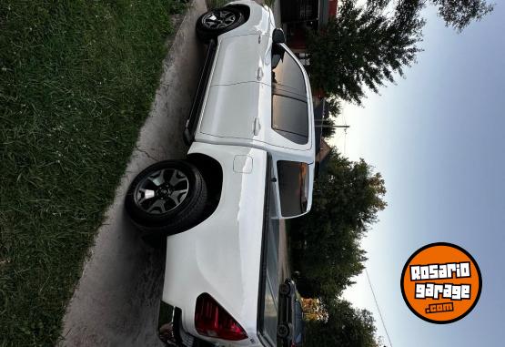 Camionetas - Toyota Hilux 2019 Diesel 105000Km - En Venta