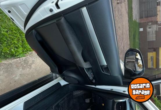 Camionetas - Toyota Hilux 2019 Diesel 105000Km - En Venta