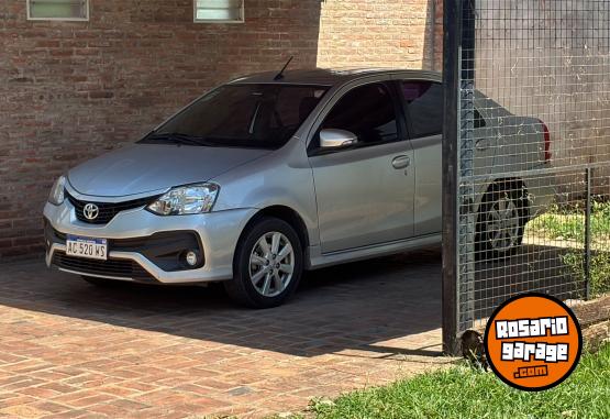 Autos - Toyota Etios xls automatico 2018 Nafta 97000Km - En Venta
