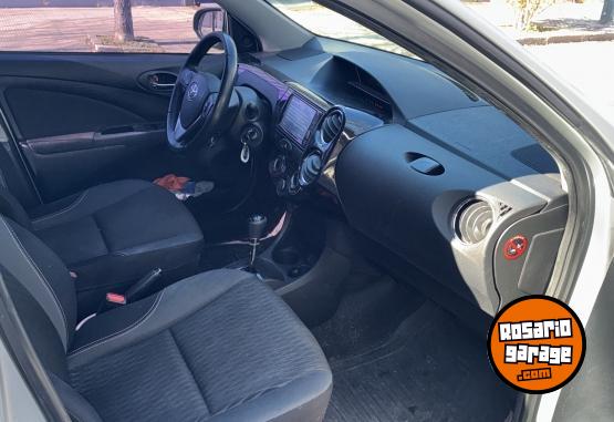 Autos - Toyota Etios xls automatico 2018 Nafta 97000Km - En Venta