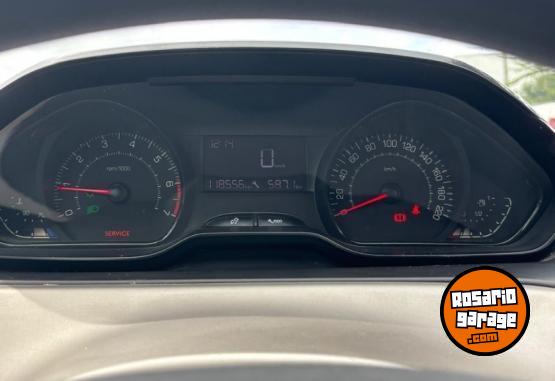 Autos - Peugeot 2008 - ALLURE 2018 Nafta 118500Km - En Venta