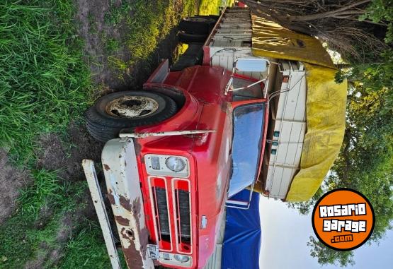 Camiones y Grúas - Chevrolet motor mb 1114 - En Venta