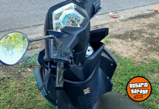 Motos - Yamaha Ray 115 2019 Nafta 8000Km - En Venta