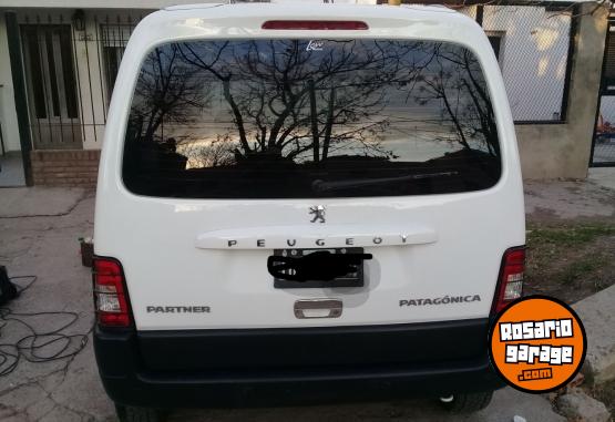 Utilitarios - Peugeot Partner patagónica 2014 Diesel 96000Km - En Venta